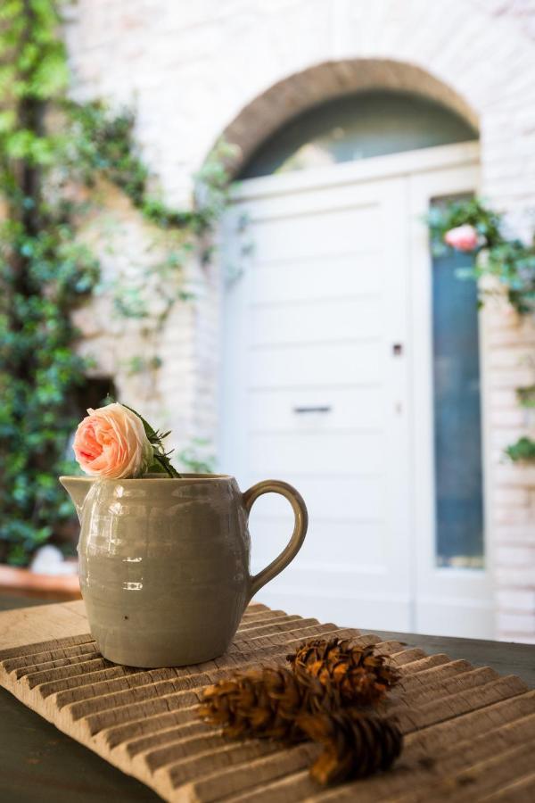 Residenza La Corte Assisi Bed & Breakfast Exterior photo