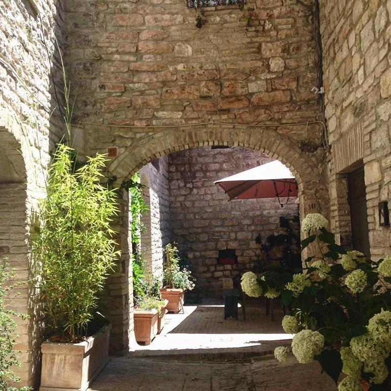 Residenza La Corte Assisi Bed & Breakfast Exterior photo